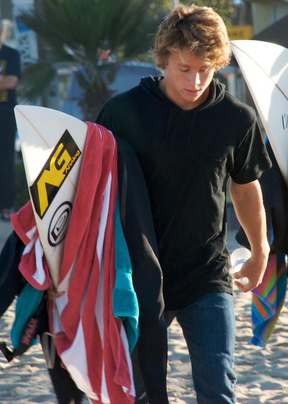 BGinsberg_2009-08-27_Analog Team Surf_Nick Fowler_03_HR