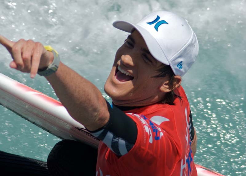 BGinsberg_2009-07-26_US Open of Surfing_Finals_Brett Simpson_2009Champ_09_LR